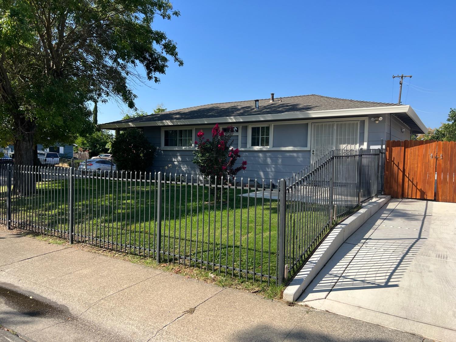 Photo of 2941 Loma Verde Wy in Sacramento, CA