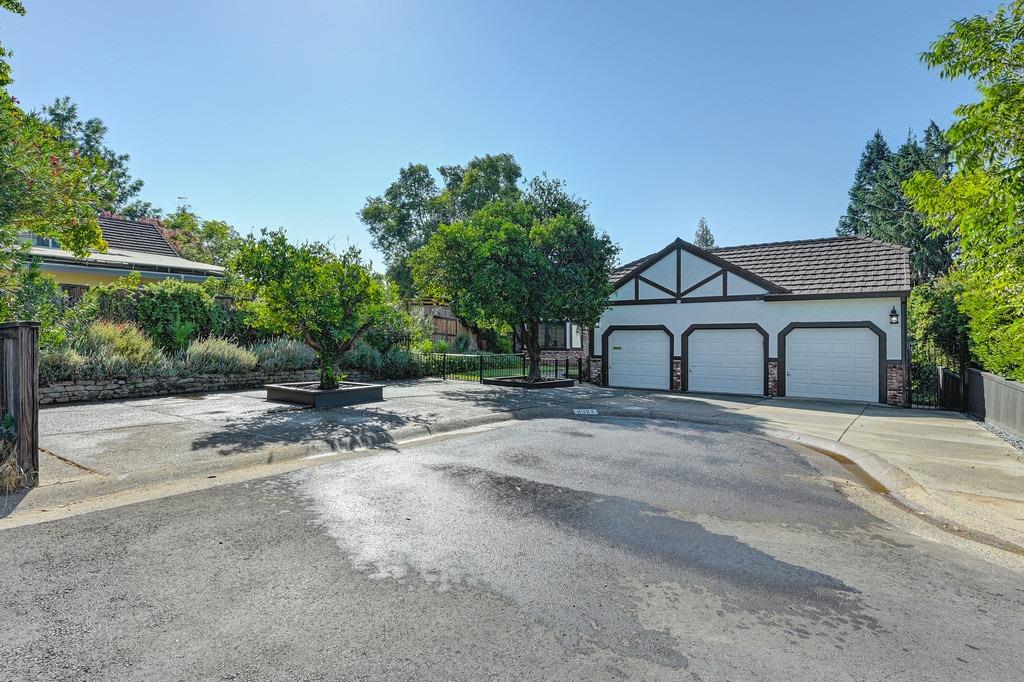 Ridgeglen Way, Fair Oaks, California image 2