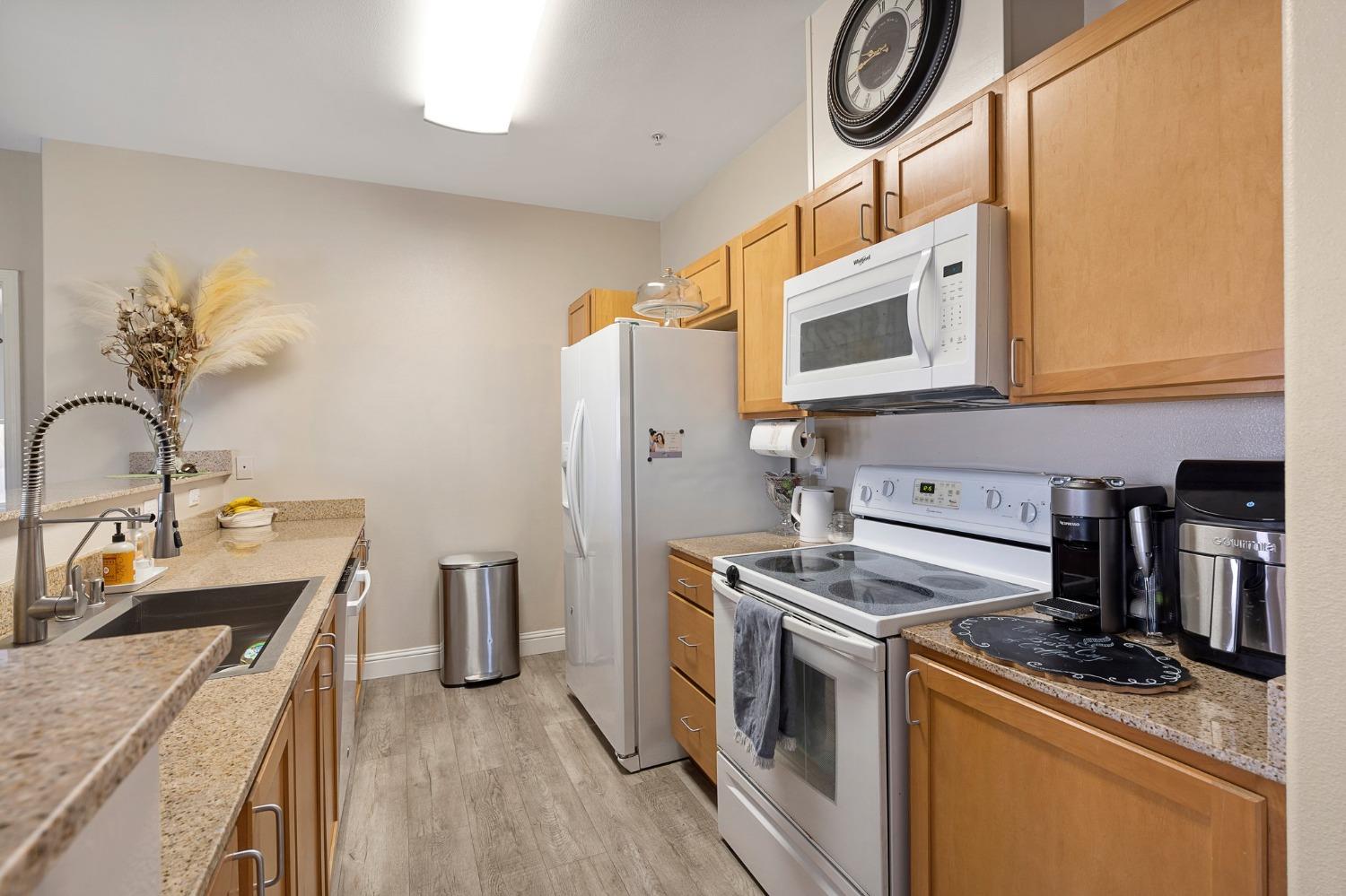 Photo #9: 223092415 Listing 