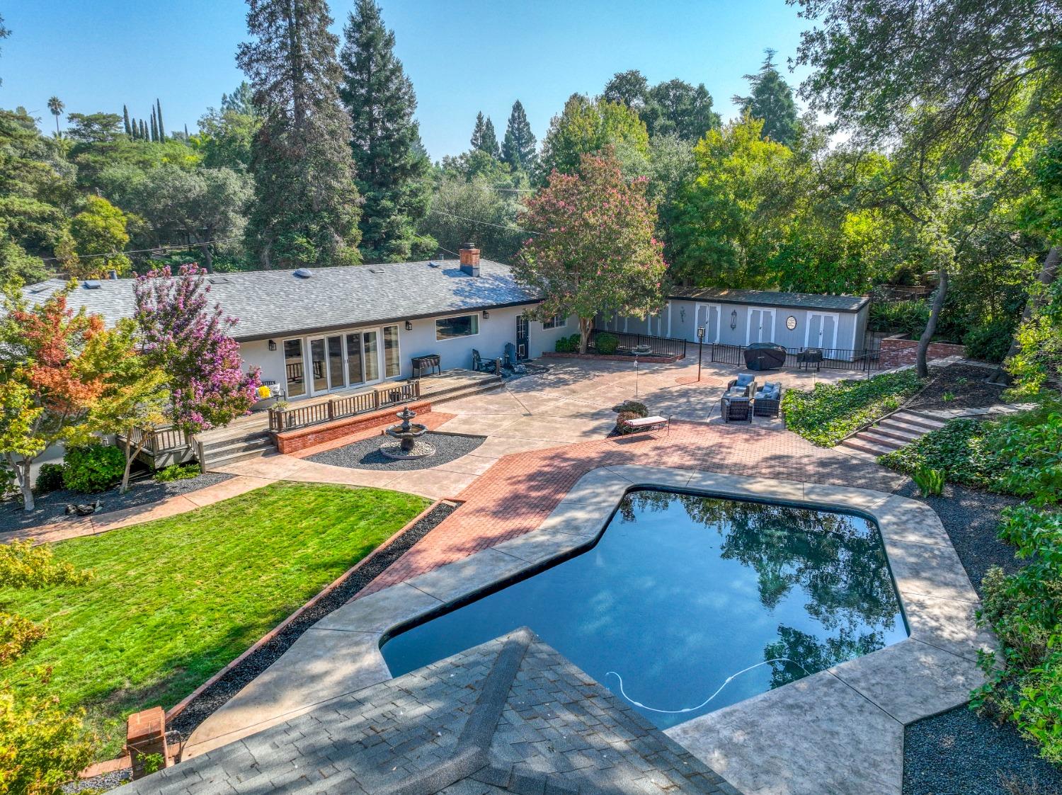 Photo of 9906 Valley Pines Dr in Folsom, CA