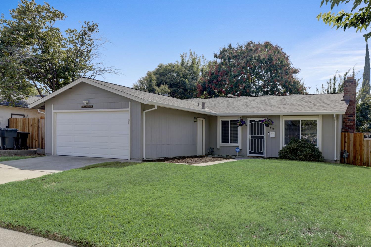 Photo of 4852 Monet Wy in Sacramento, CA