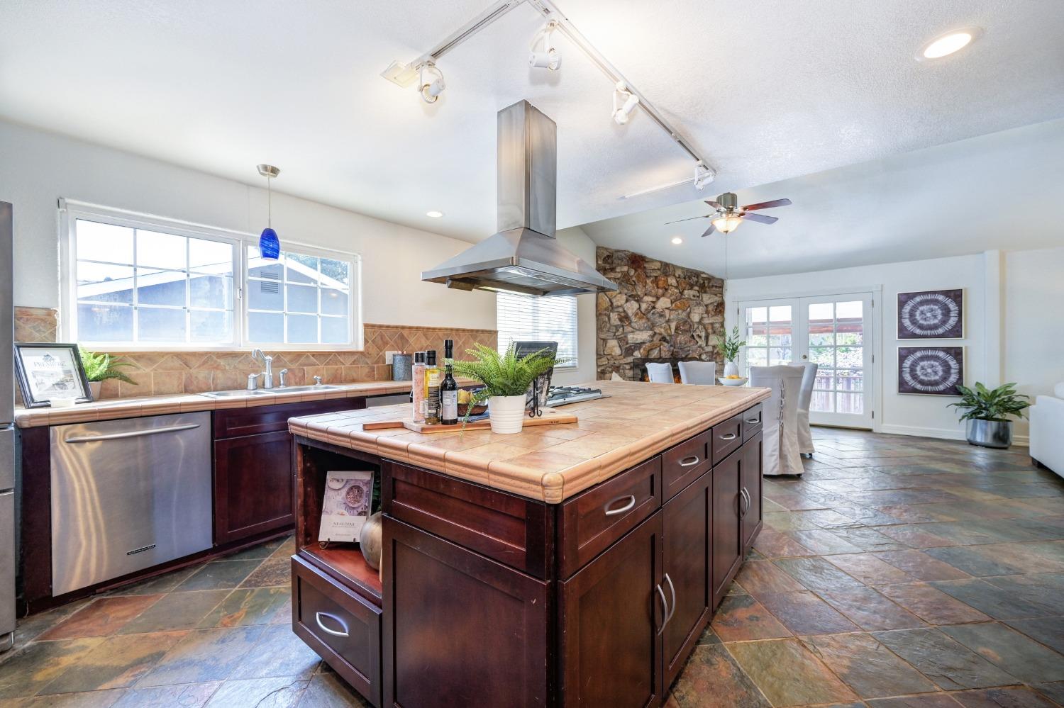 Kifisia Way, Fair Oaks, California image 20