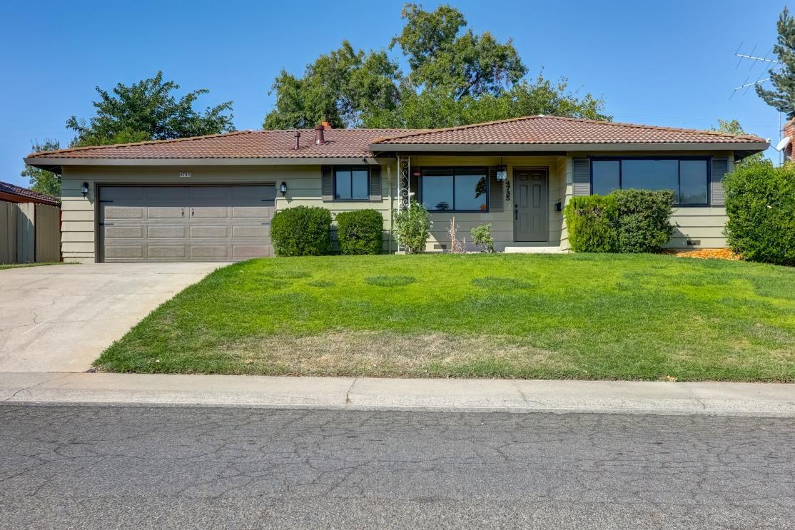 Photo of 4735 Minaret Wy in Carmichael, CA