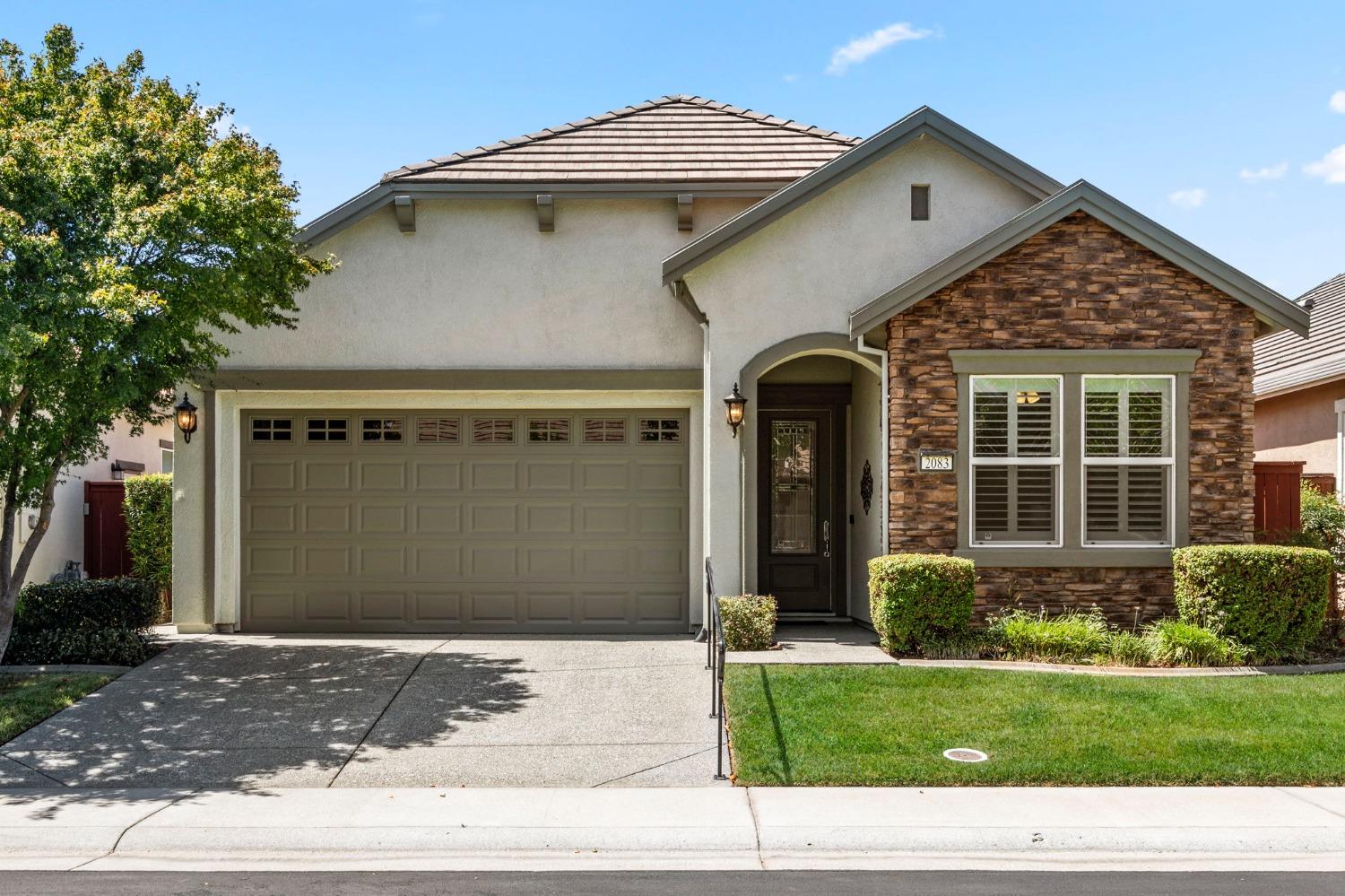 Photo of 2083 Shipton Dr in Roseville, CA