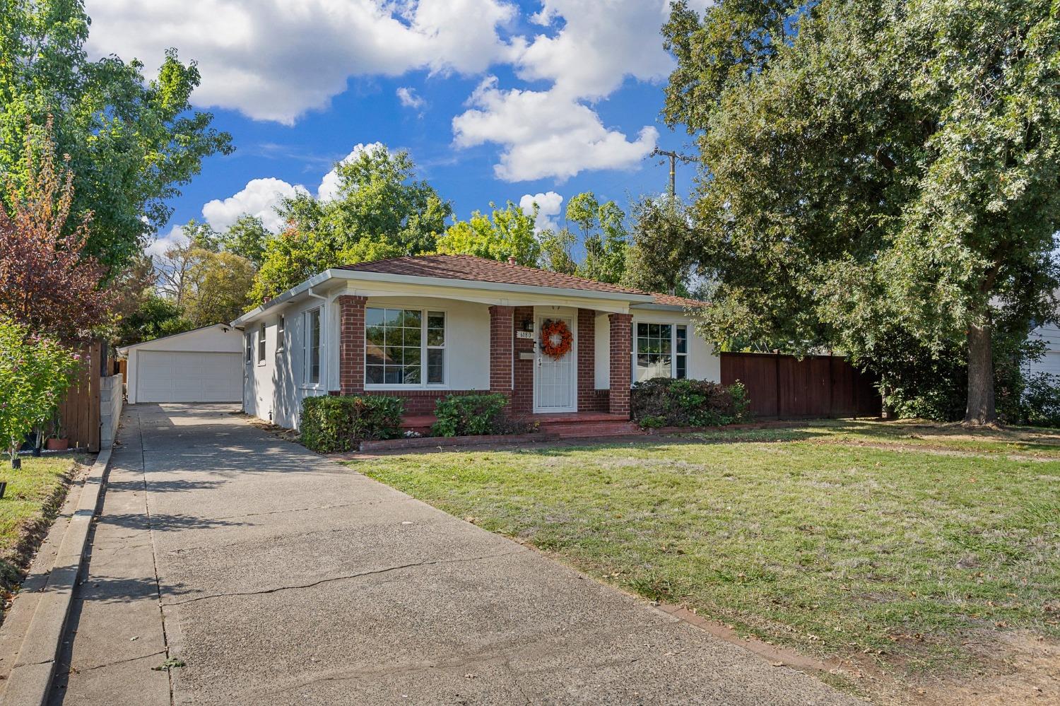 Photo of 6180 Broadway in Sacramento, CA
