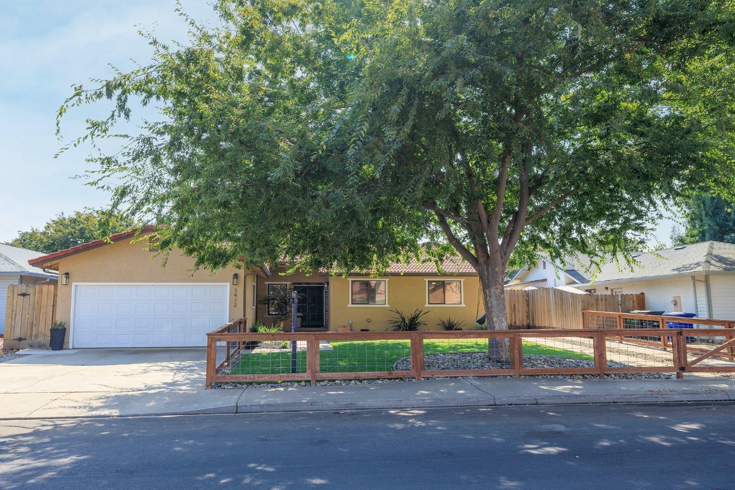 Photo of 3412 Woodbine Dr in Modesto, CA