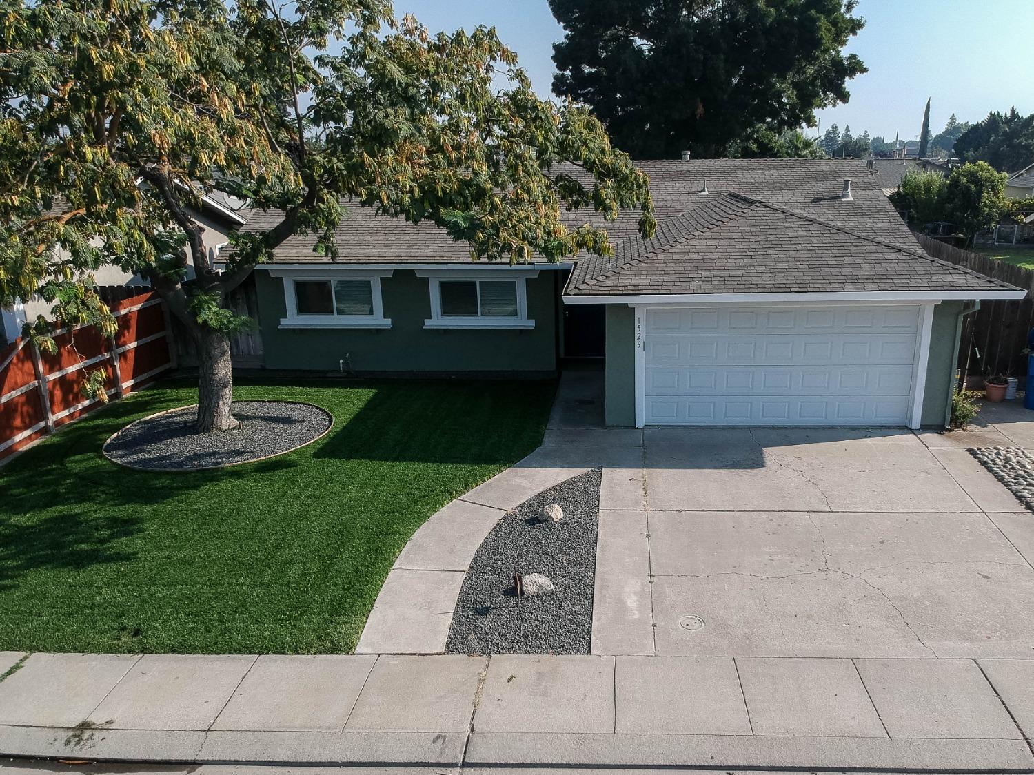Photo of 1529 Debbra Wy in Manteca, CA