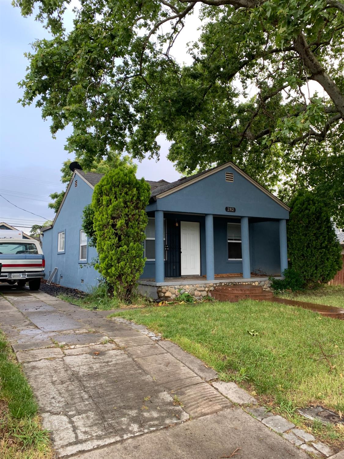 Photo of 282 Santiago Ave in Sacramento, CA