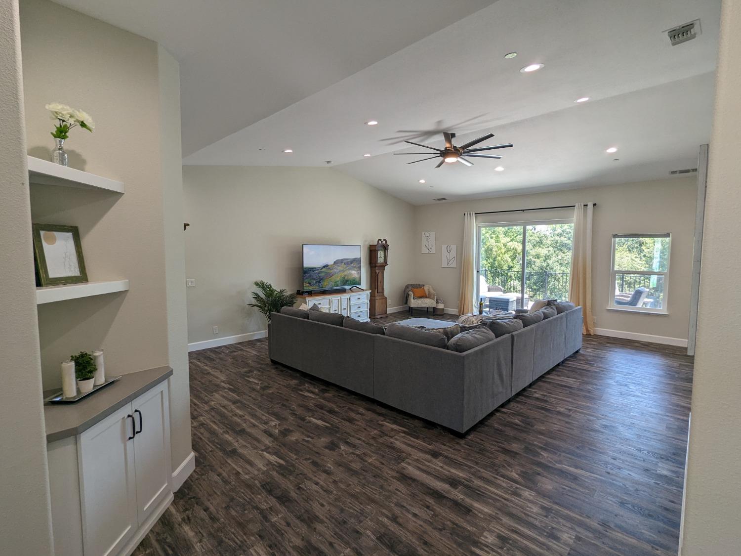 Detail Gallery Image 8 of 55 For 20 Morrell Cir, Oroville,  CA 95966 - 3 Beds | 2/1 Baths