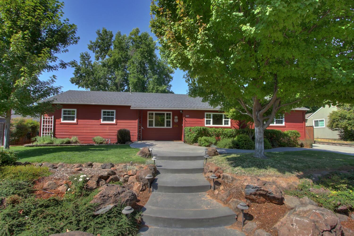 Photo of 3241 Potter Ln in Sacramento, CA