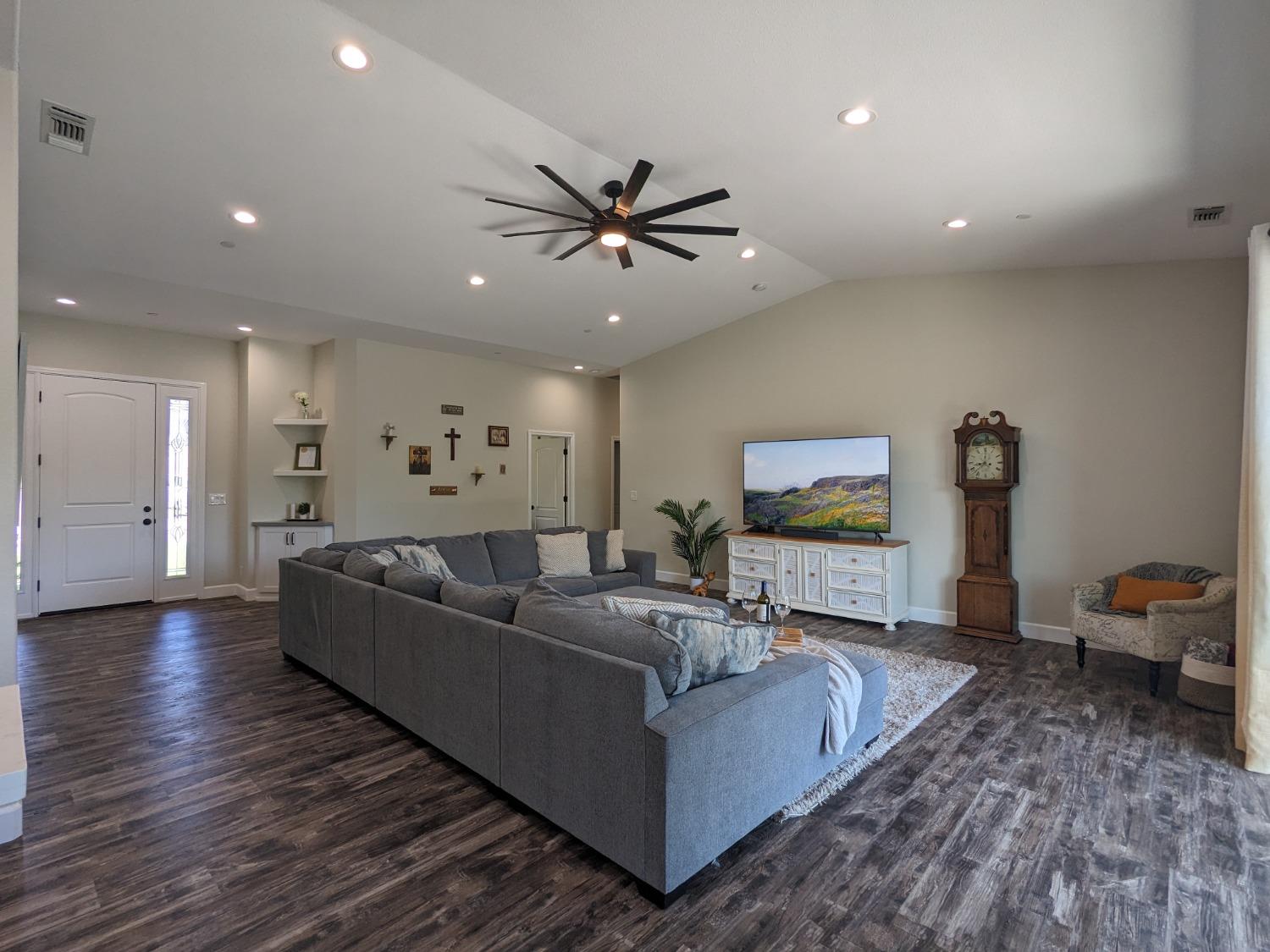 Detail Gallery Image 10 of 55 For 20 Morrell Cir, Oroville,  CA 95966 - 3 Beds | 2/1 Baths