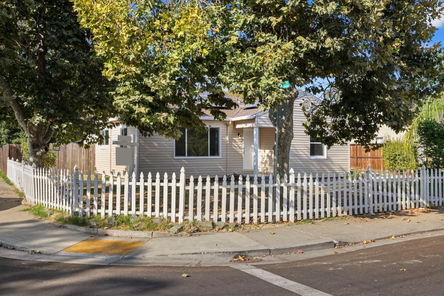 Photo of 2243 Elmwood Ave in Stockton, CA