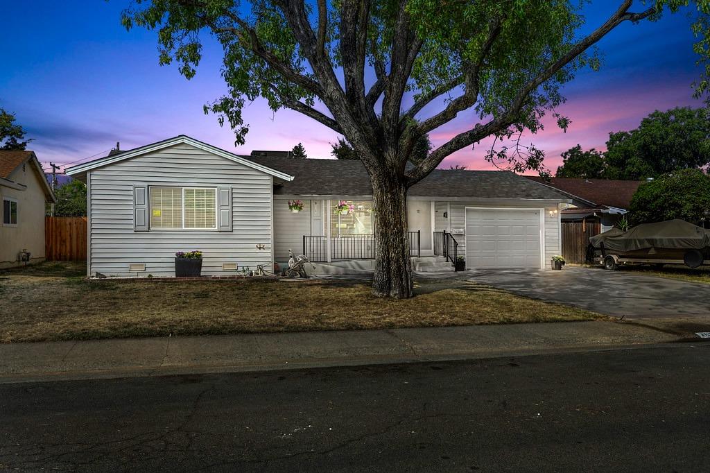 Photo of 7853 Glen Field Ct in Citrus Heights, CA