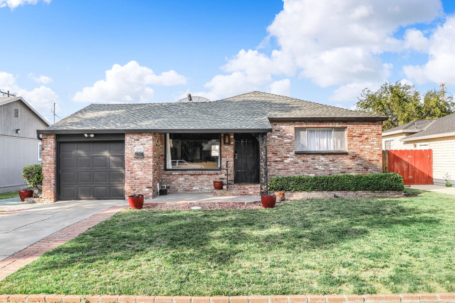 Photo of 277 W 22nd St in Tracy, CA