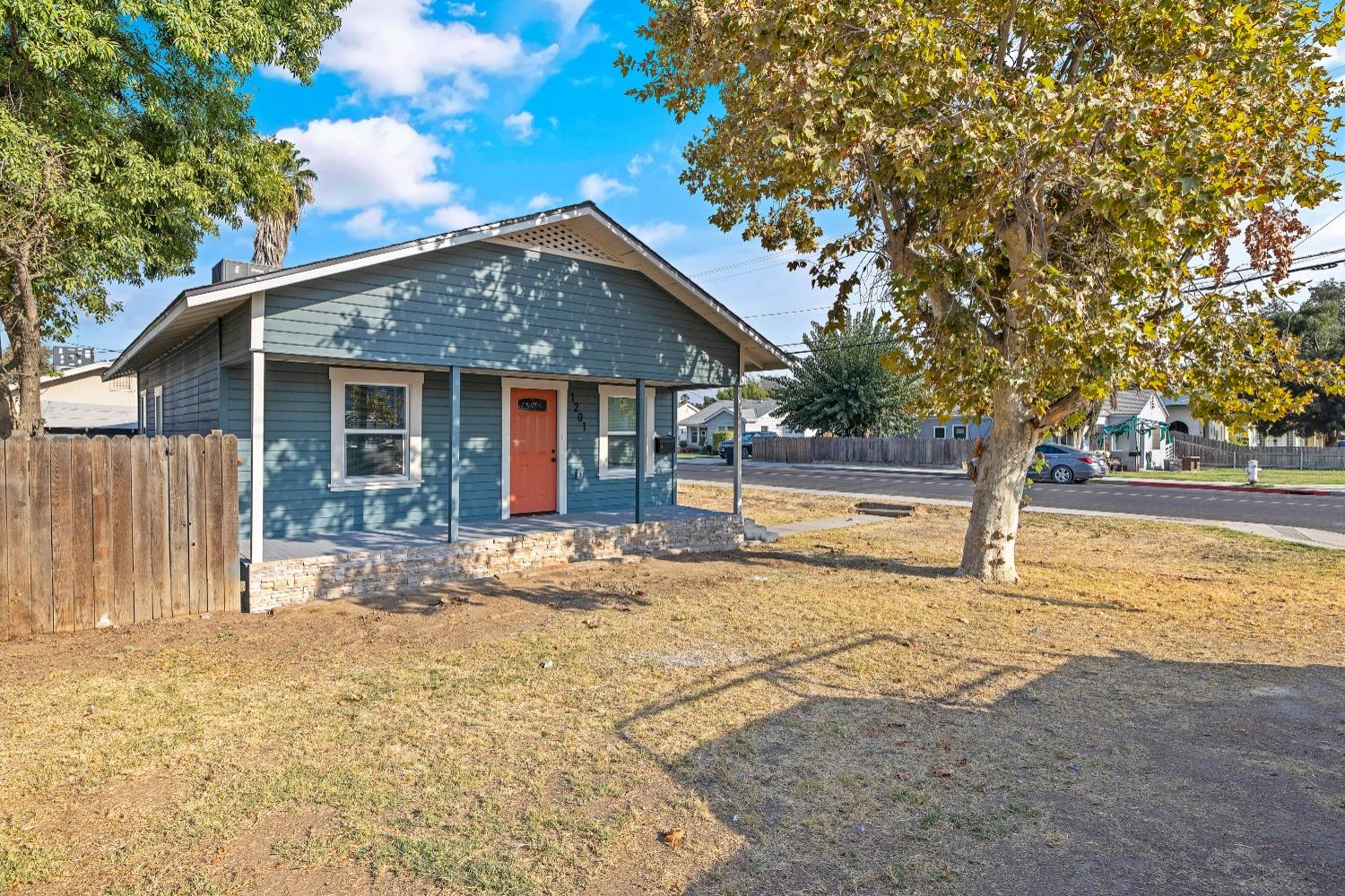 Photo of 1201 Middleton in Hanford, CA