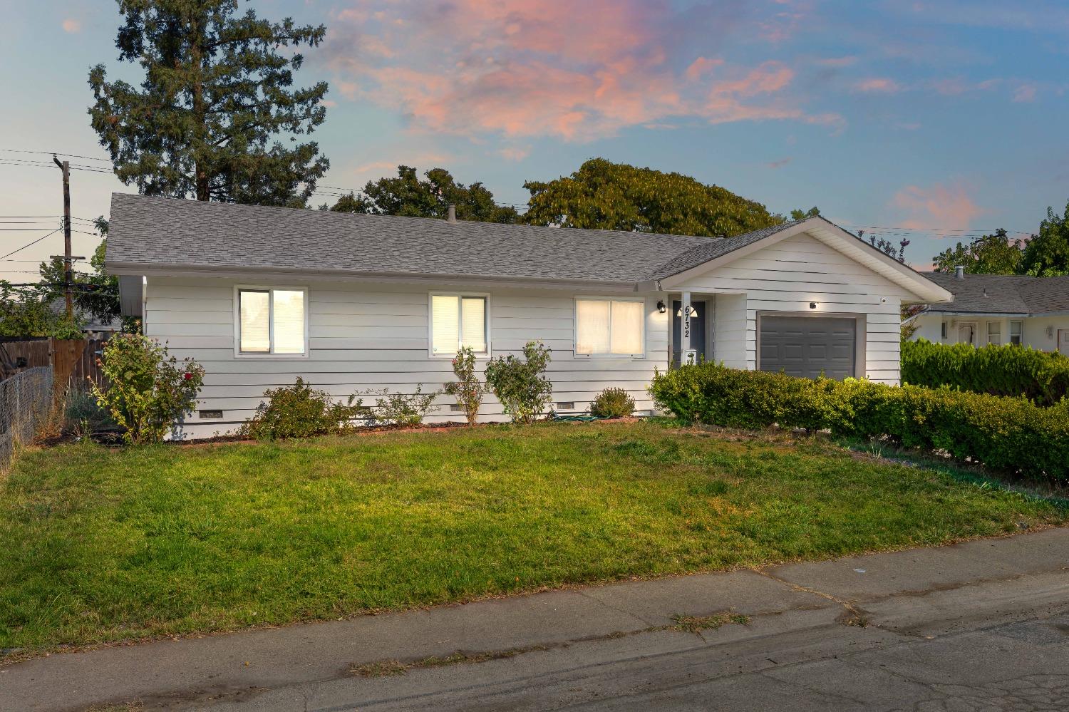 Photo of 6732 Thomas Dr in North Highlands, CA