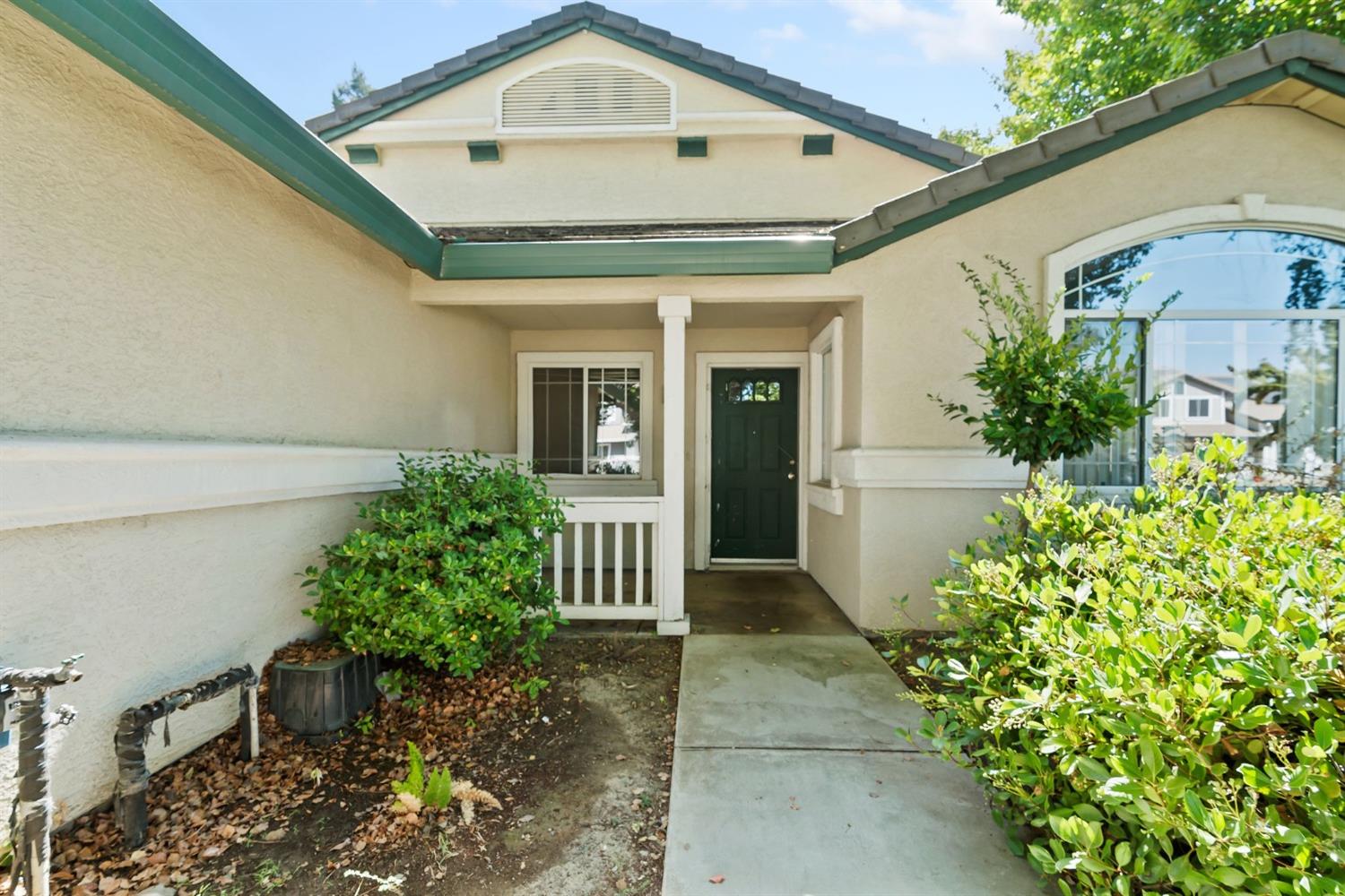 Photo of 124 Edgewater Wy in Yuba City, CA