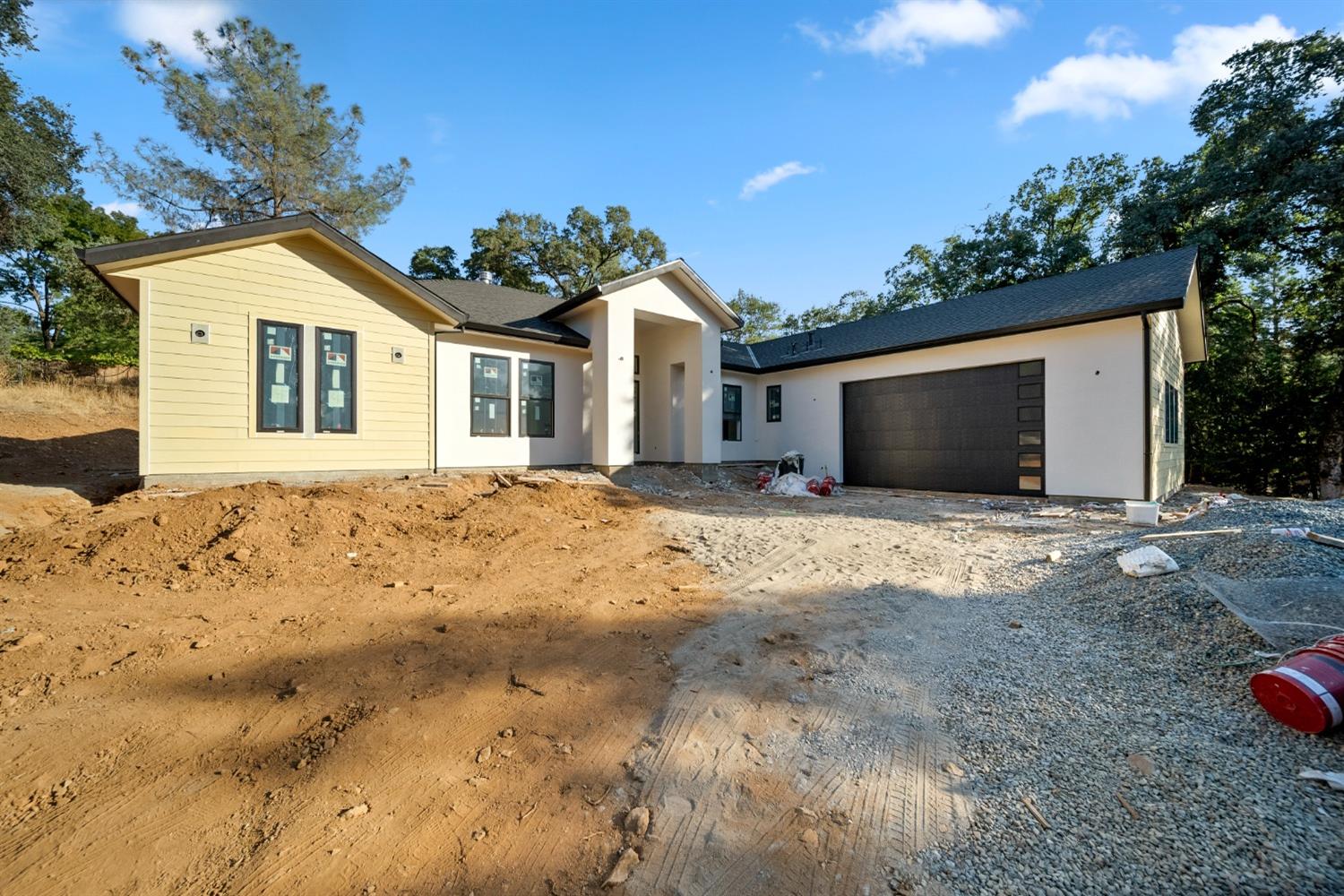 Photo of 5475 Stanley Dr in Auburn, CA