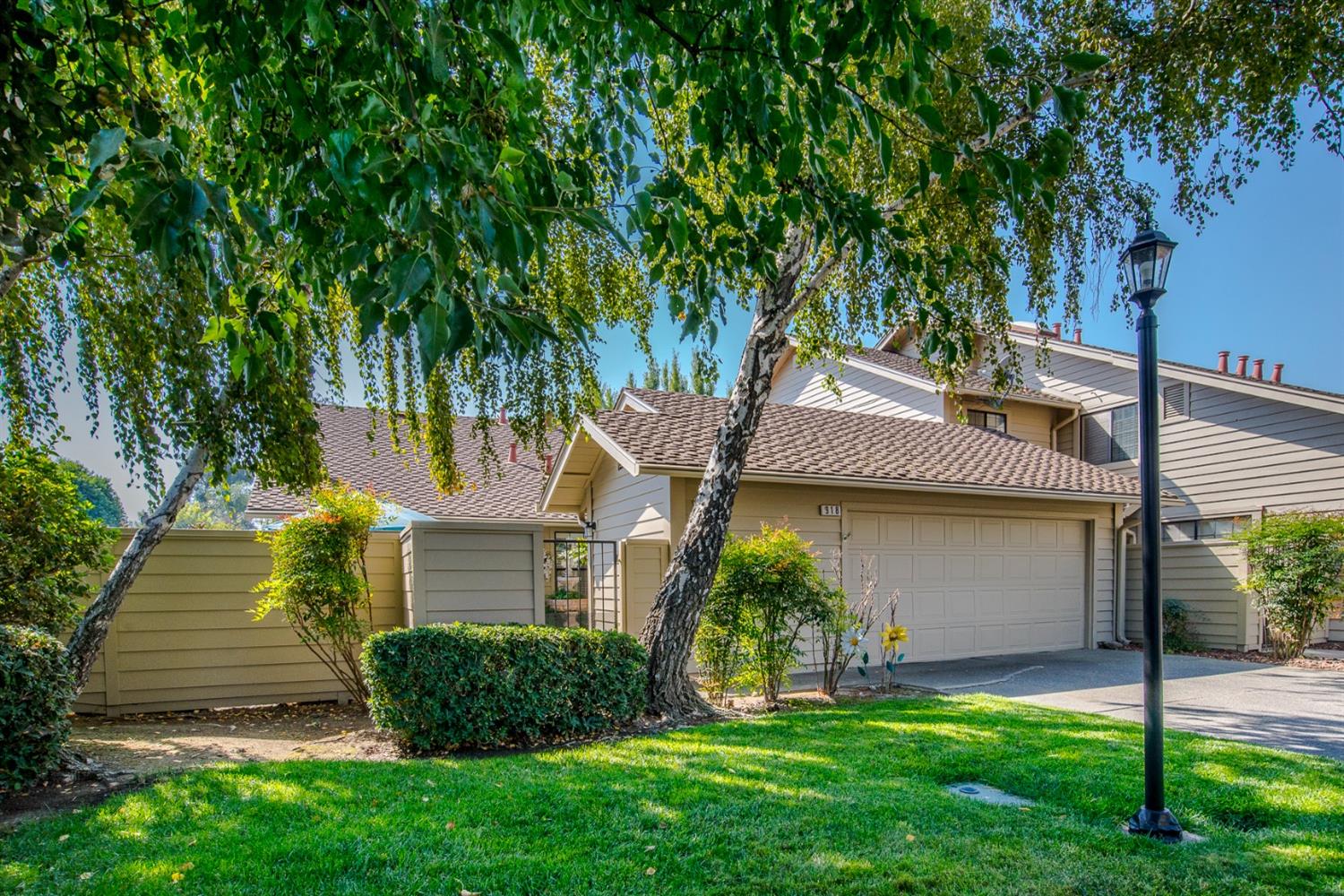 Photo of 918 W Cross St in Woodland, CA
