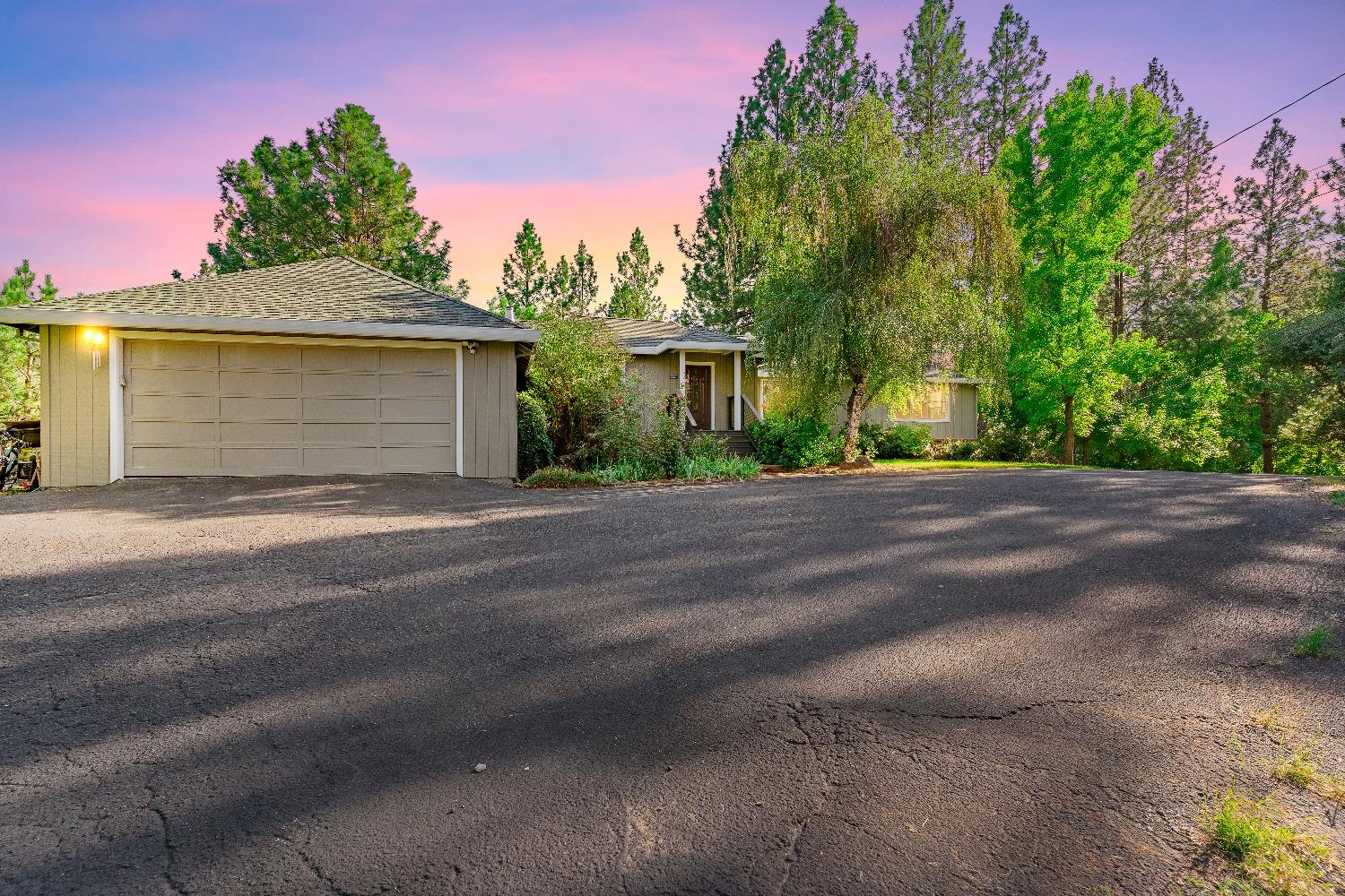 Photo of 10550 Round Valley Rd in Grass Valley, CA