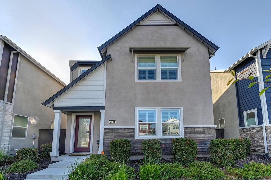 Photo of 2701 N Cove Dr in Sacramento, CA