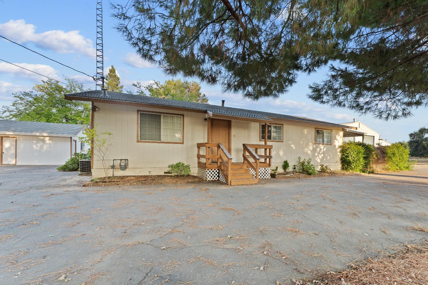 Azevedo Avenue, Biggs, California image 3