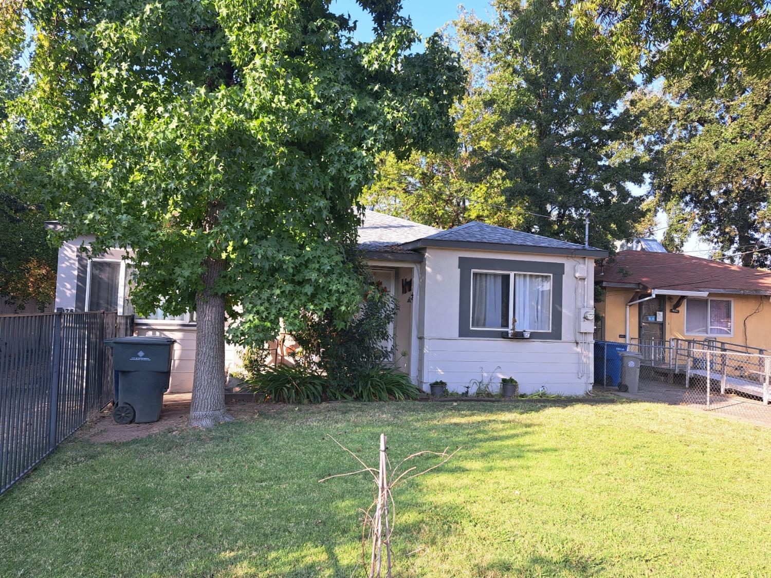 Photo of 1075-1079 Acacia Ave in Sacramento, CA