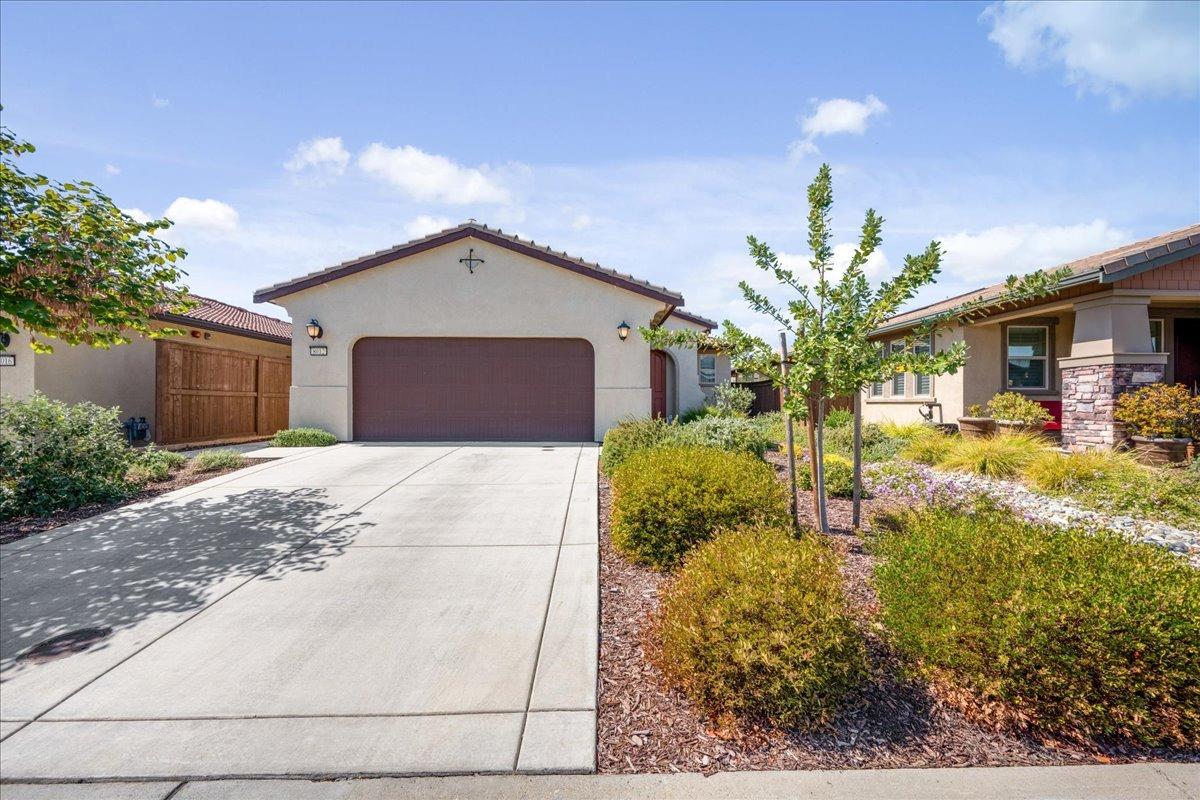 Photo of 8012 Catalonia Ln in El Dorado Hills, CA