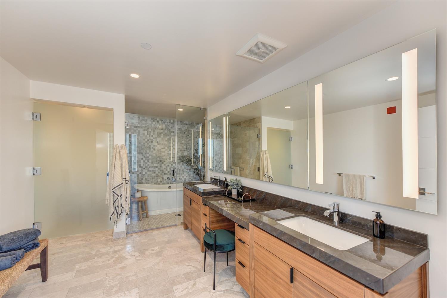Detail Gallery Image 46 of 92 For 500 J St #1501,  Sacramento,  CA 95814 - 2 Beds | 2/1 Baths