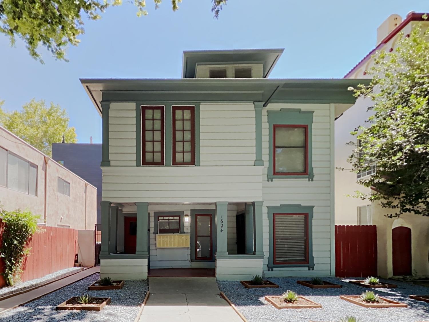 Photo of 1624 P St in Sacramento, CA