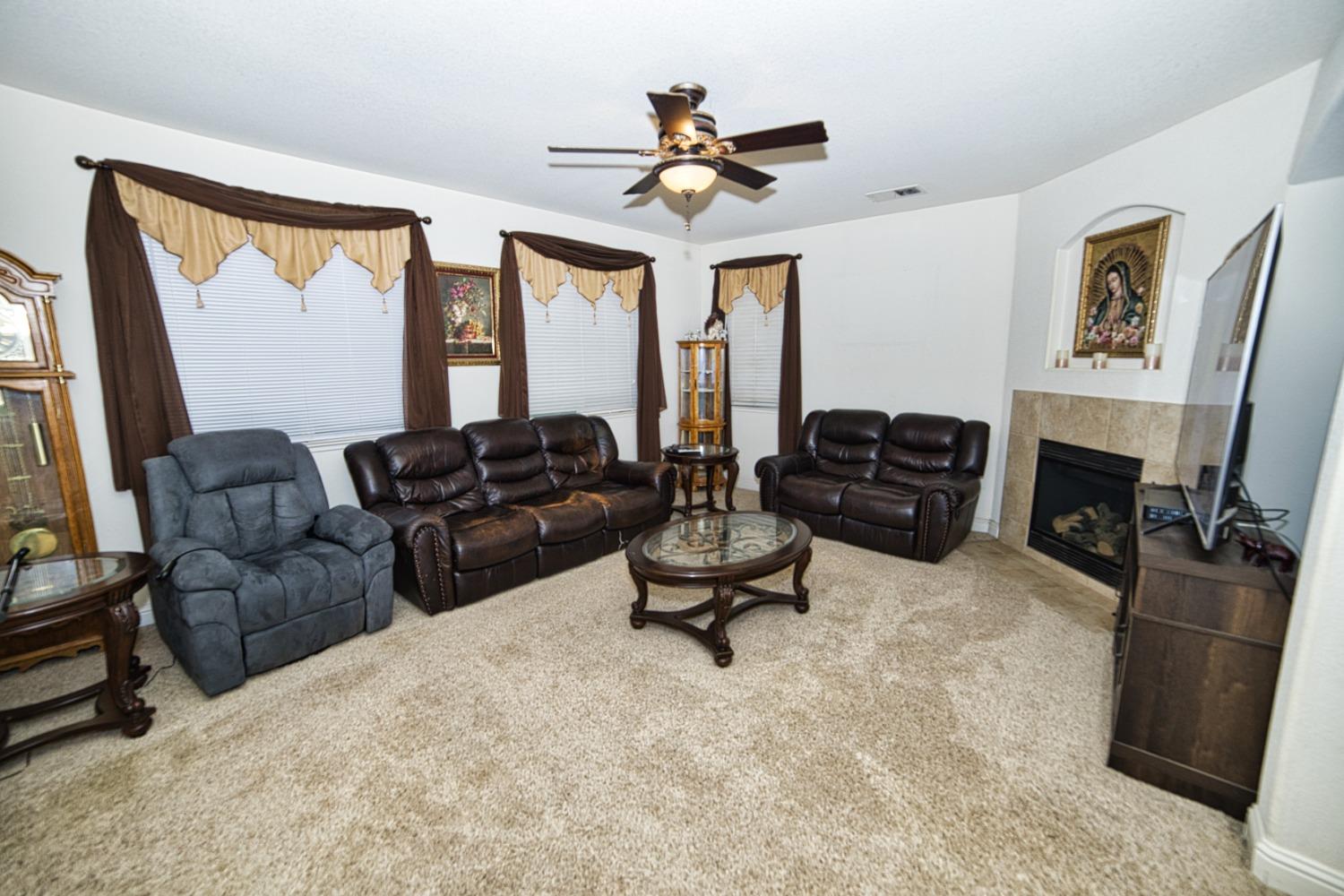 Detail Gallery Image 18 of 27 For 804 Pear St, Madera,  CA 93638 - 5 Beds | 2/1 Baths