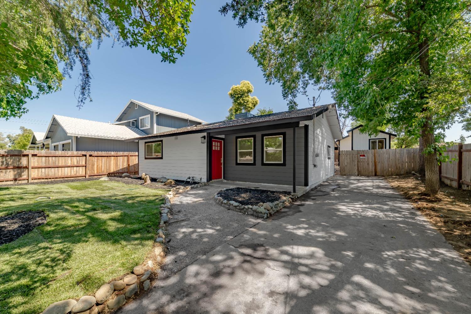 Photo of 7636 Linden Ave in Citrus Heights, CA