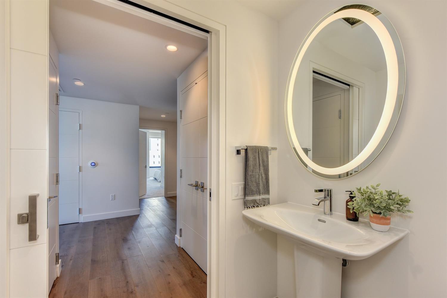 Detail Gallery Image 32 of 92 For 500 J St #1501,  Sacramento,  CA 95814 - 2 Beds | 2/1 Baths