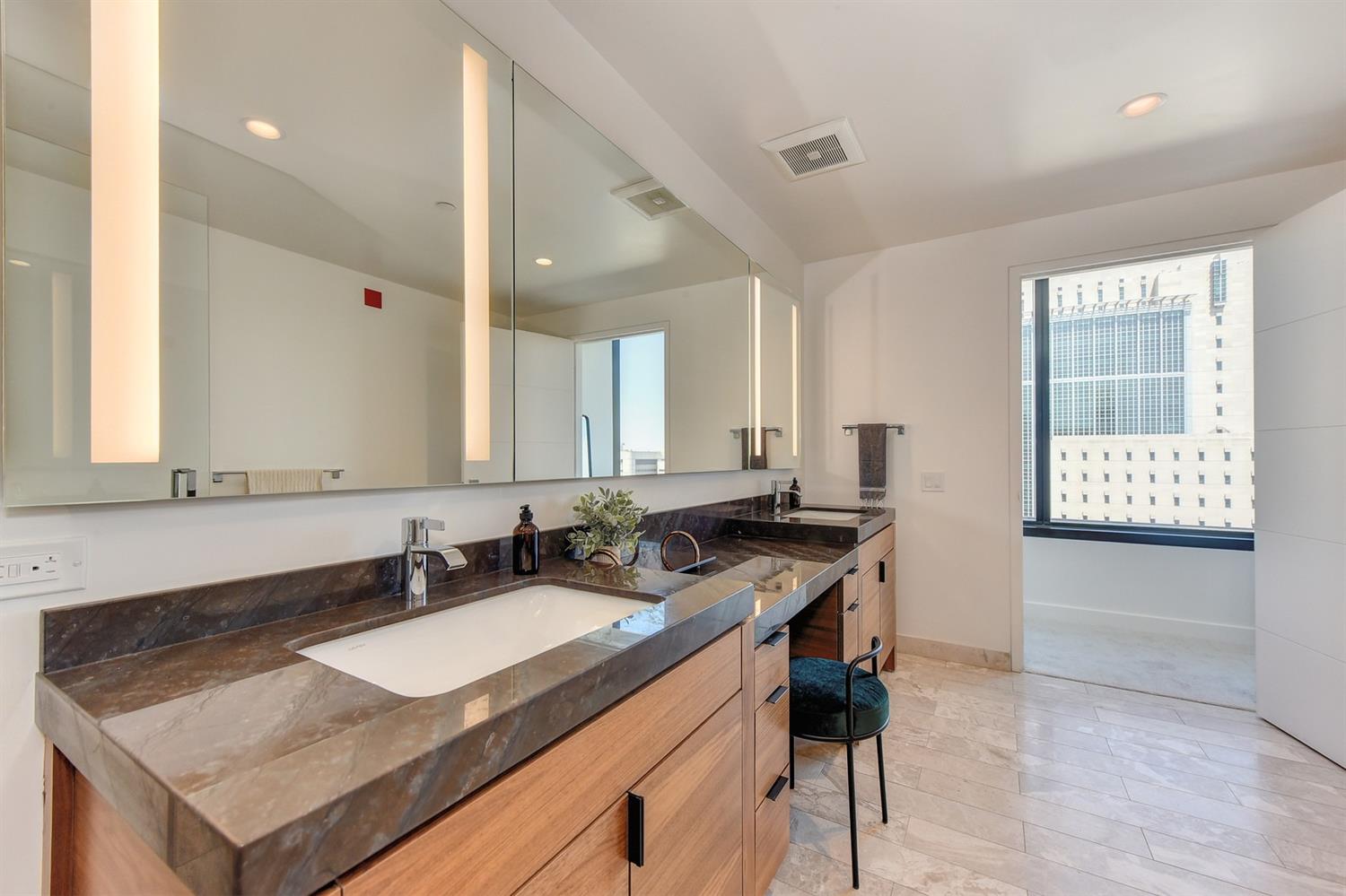 Detail Gallery Image 49 of 92 For 500 J St #1501,  Sacramento,  CA 95814 - 2 Beds | 2/1 Baths