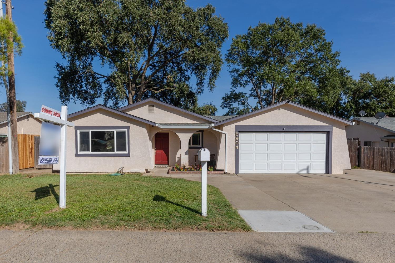 Spacious single story nestled in the heart of a quiet, family-oriented, Orangevale neighborhood! Thi