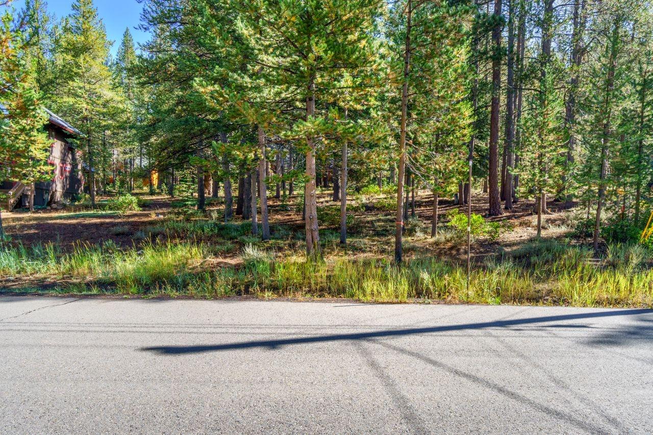 Photo of 11601 Bennett Flat Rd in Truckee, CA