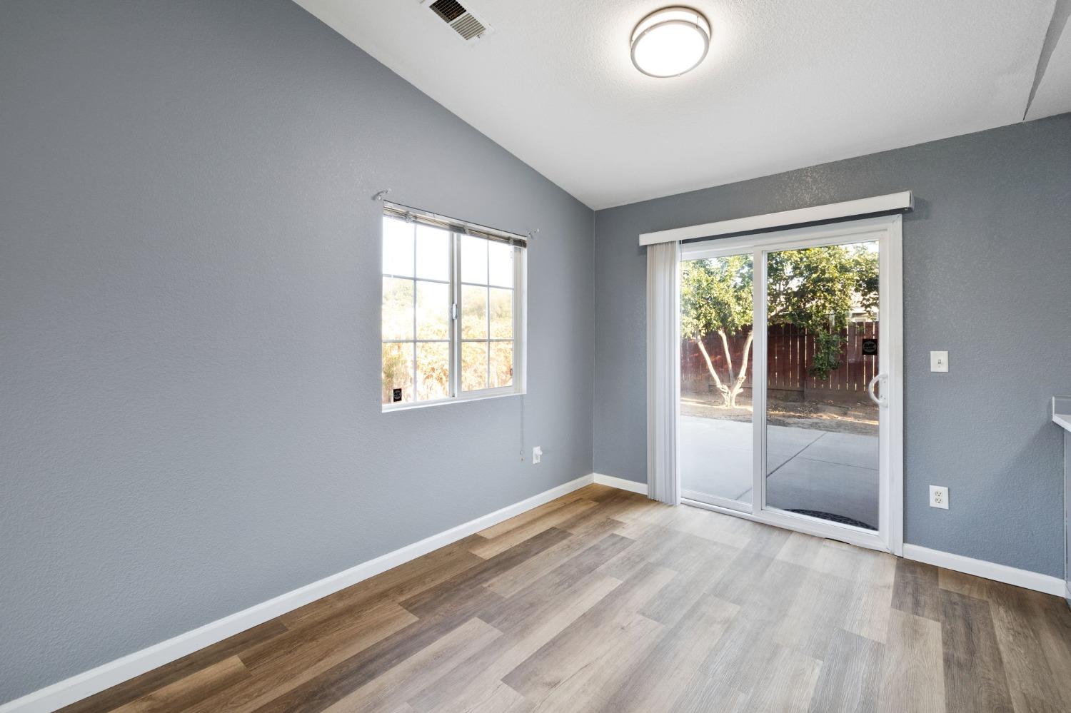 Detail Gallery Image 8 of 26 For 15 E San Pedro St, Merced,  CA 95341 - 4 Beds | 2 Baths