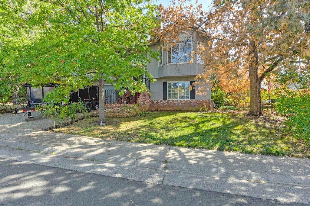 Photo of 215 Arcadia Dr in Grass Valley, CA