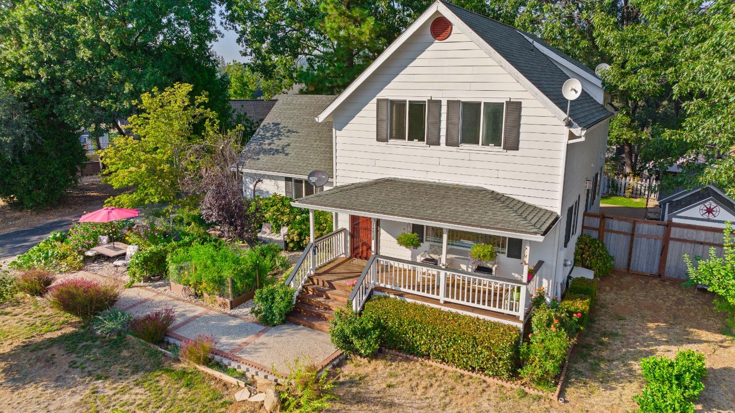 Photo of 16909 Oak Hollow Cir in Nevada City, CA