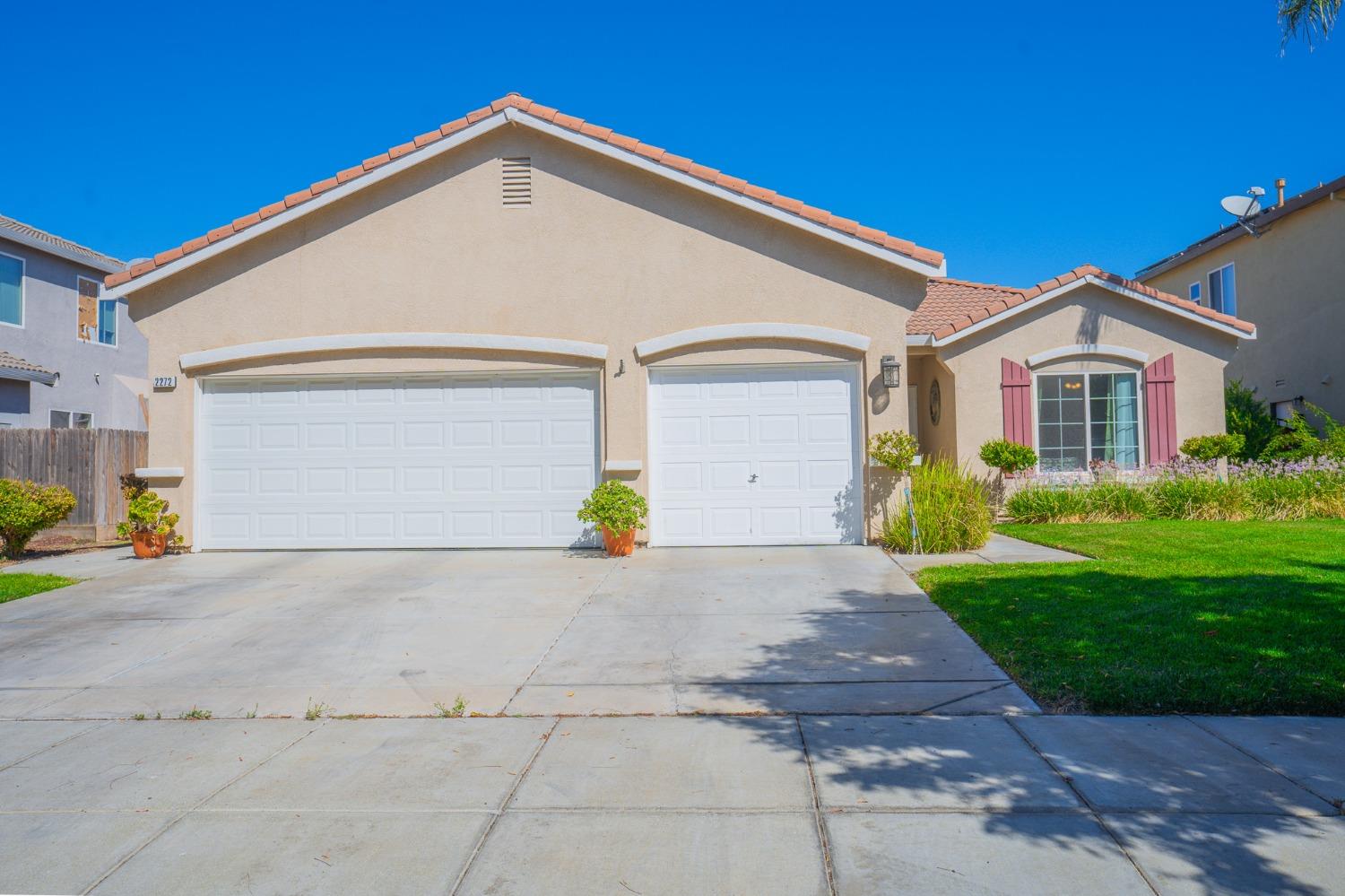 Photo of 2272 Cantania Ct in Los Banos, CA