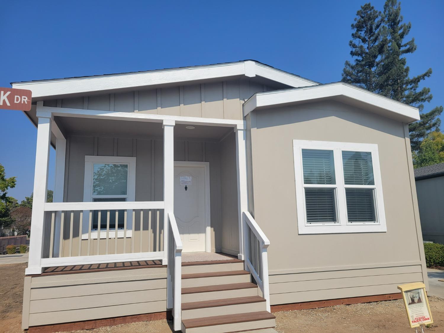 Photo of 117 Pinebrook Dr in Folsom, CA