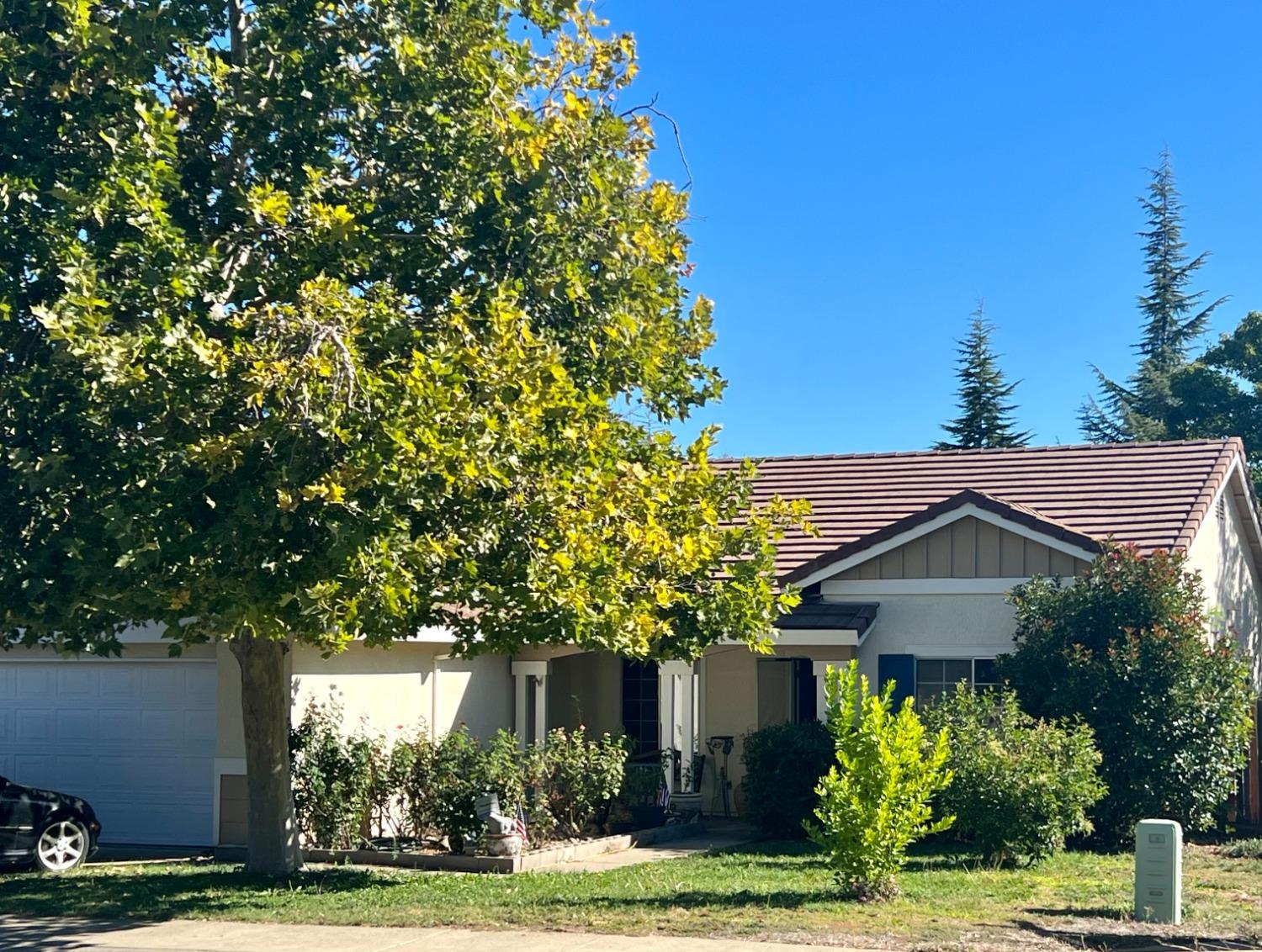 Photo of 440 Fisher Cir in Folsom, CA