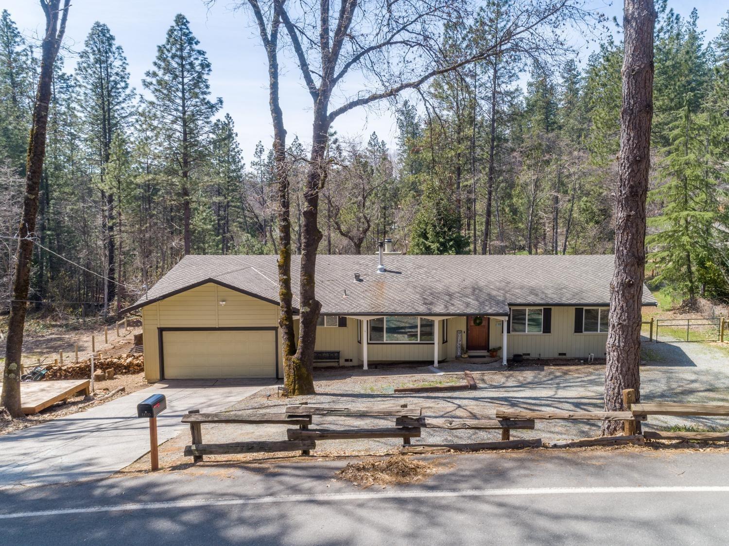 Photo of 14715 Stinson Dr in Grass Valley, CA