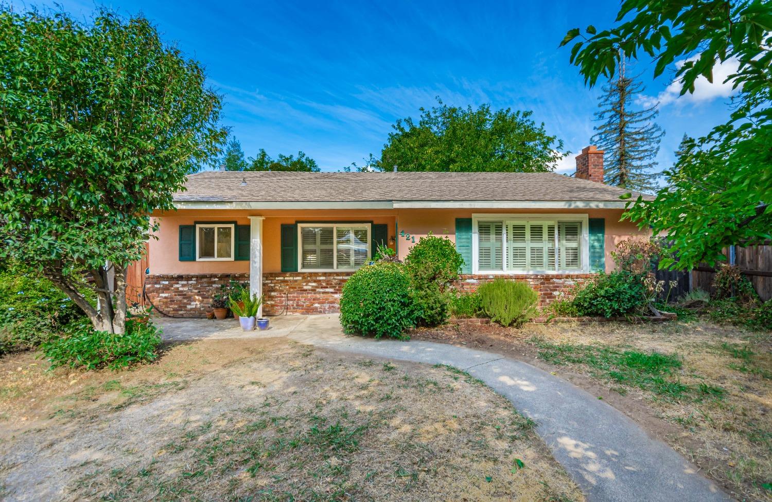 Photo of 421 Tahoe Ave in Roseville, CA