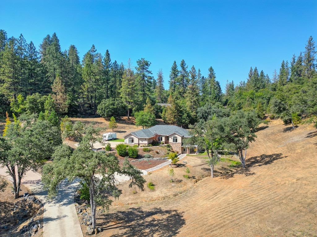 Photo of 19899 Sun Valley Rd in Colfax, CA