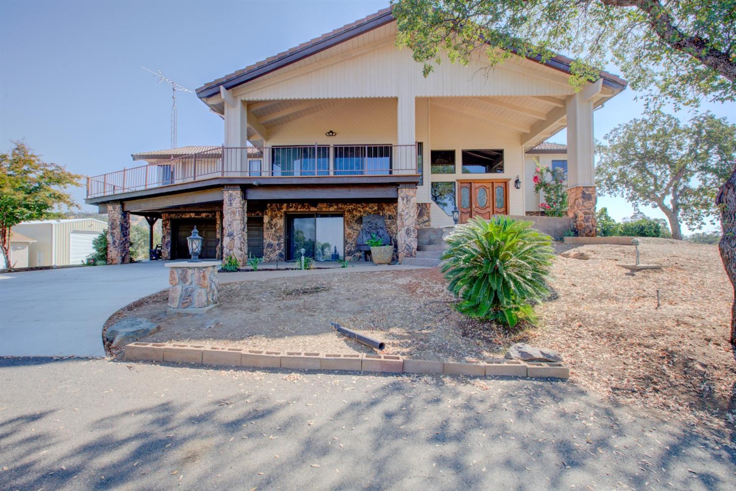 Photo of 13560 Canada St in La Grange, CA