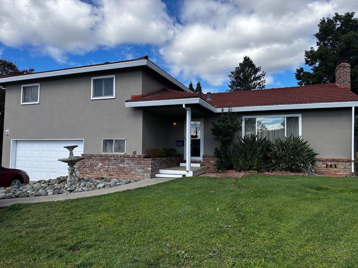 Photo of 6215 Tenny Ct in Carmichael, CA