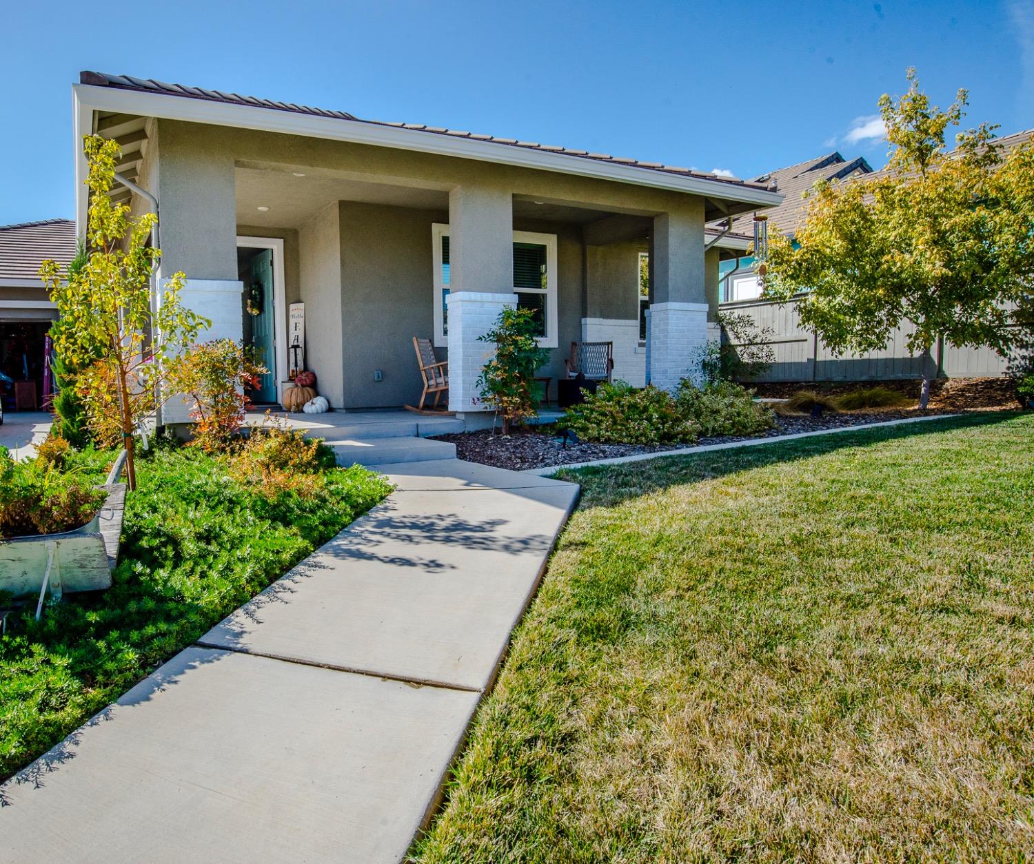 Photo of 1660 Ball Pl in Woodland, CA
