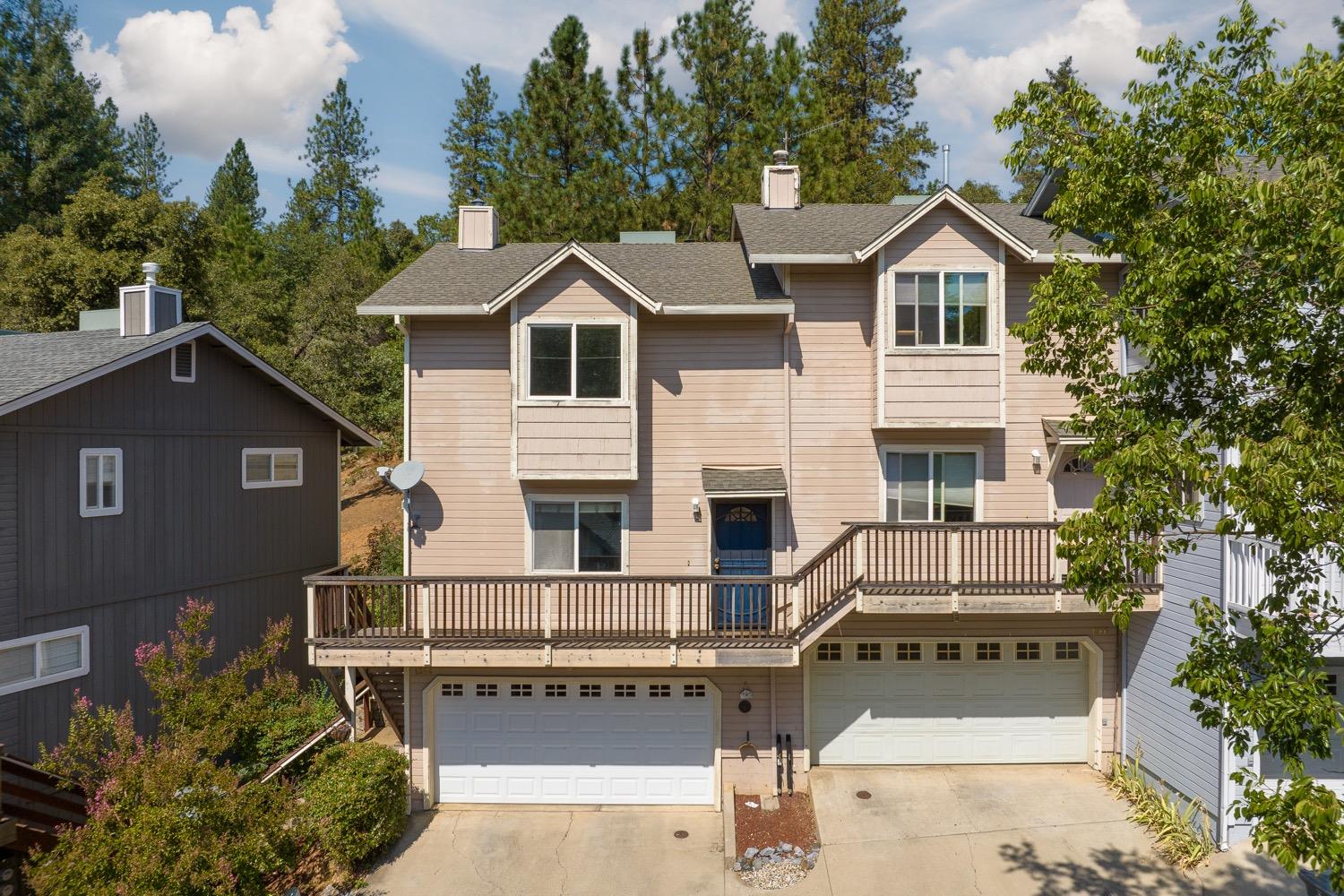 Photo of 1364 Oak Ridge Dr in Colfax, CA