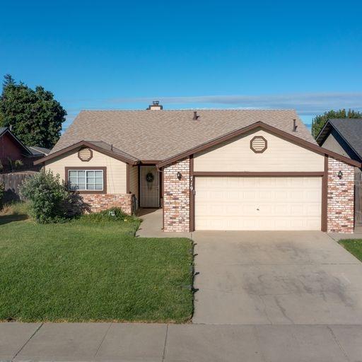 Photo of 719 Almond Glen Ave in Livingston, CA